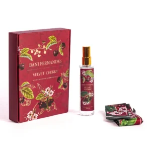Kit Lenço com Spray Perfumado Velvet Cherry | Dani Fernandes